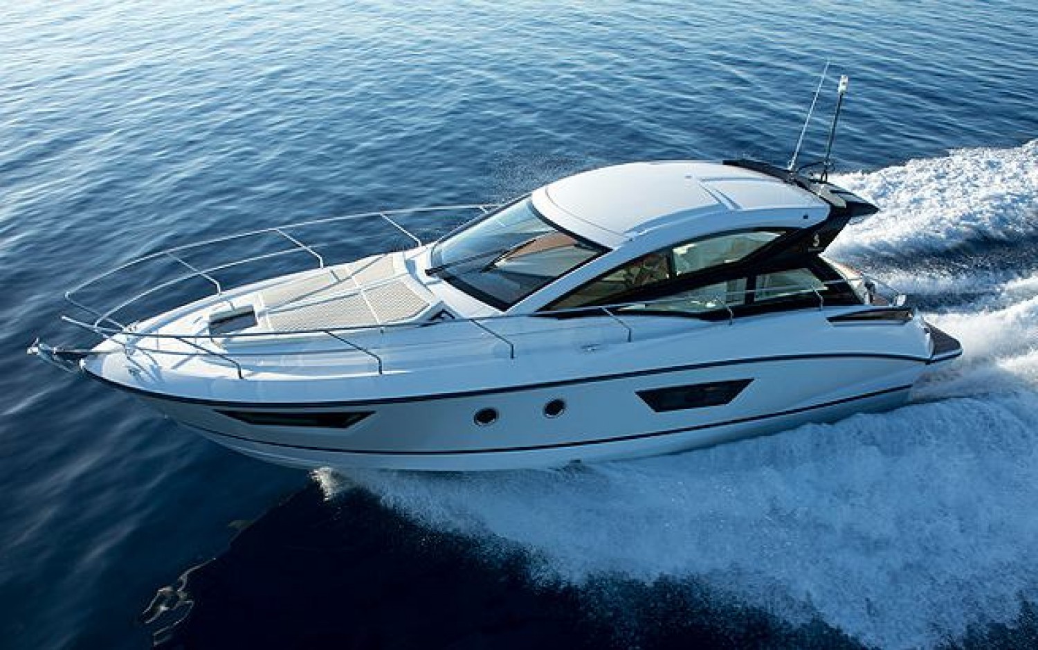 slider 0 Beneteau Gran Turismo 40